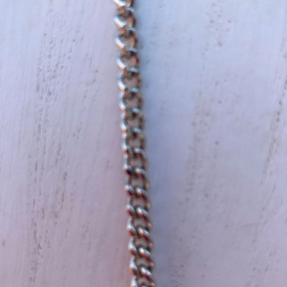Faux Turquoise on Silvertone Metal southwest style setting and chain 25”